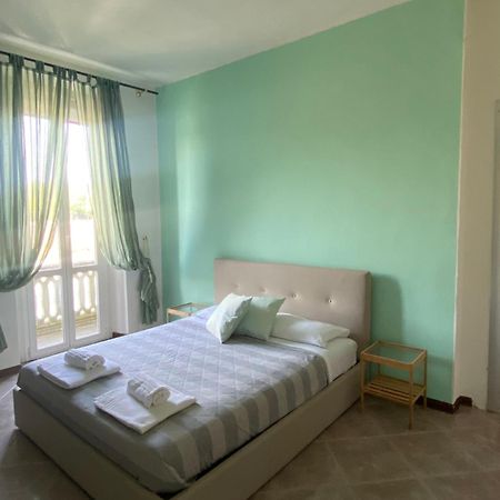 Domus Lungo Ticino Apartment Pavia Bagian luar foto