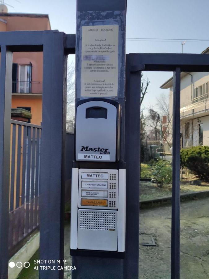 Domus Lungo Ticino Apartment Pavia Bagian luar foto